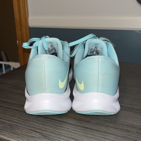 Nike Quest 3 Running Shoes - Picture 2 of 8